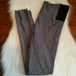Forever 21 Black and White Printed Leggings